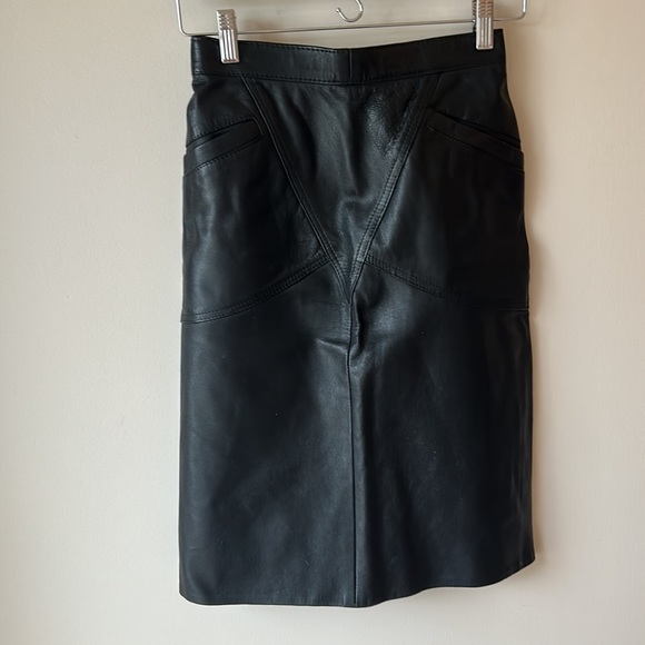 Vintage black leather midi pencil skirt - Picture 4 of 12